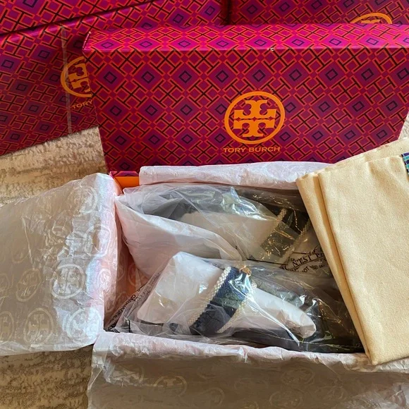 Tory Burch JESSA Thong Sandals - Picture 8 of 9